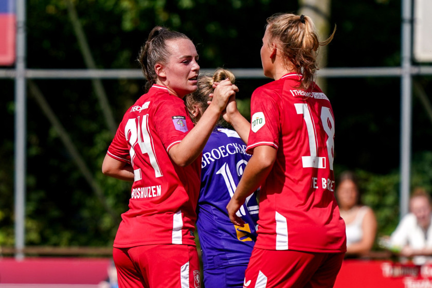 Fc Twente Vrouwen Speelt Gelijk In Oefenduel Tegen Anderlecht