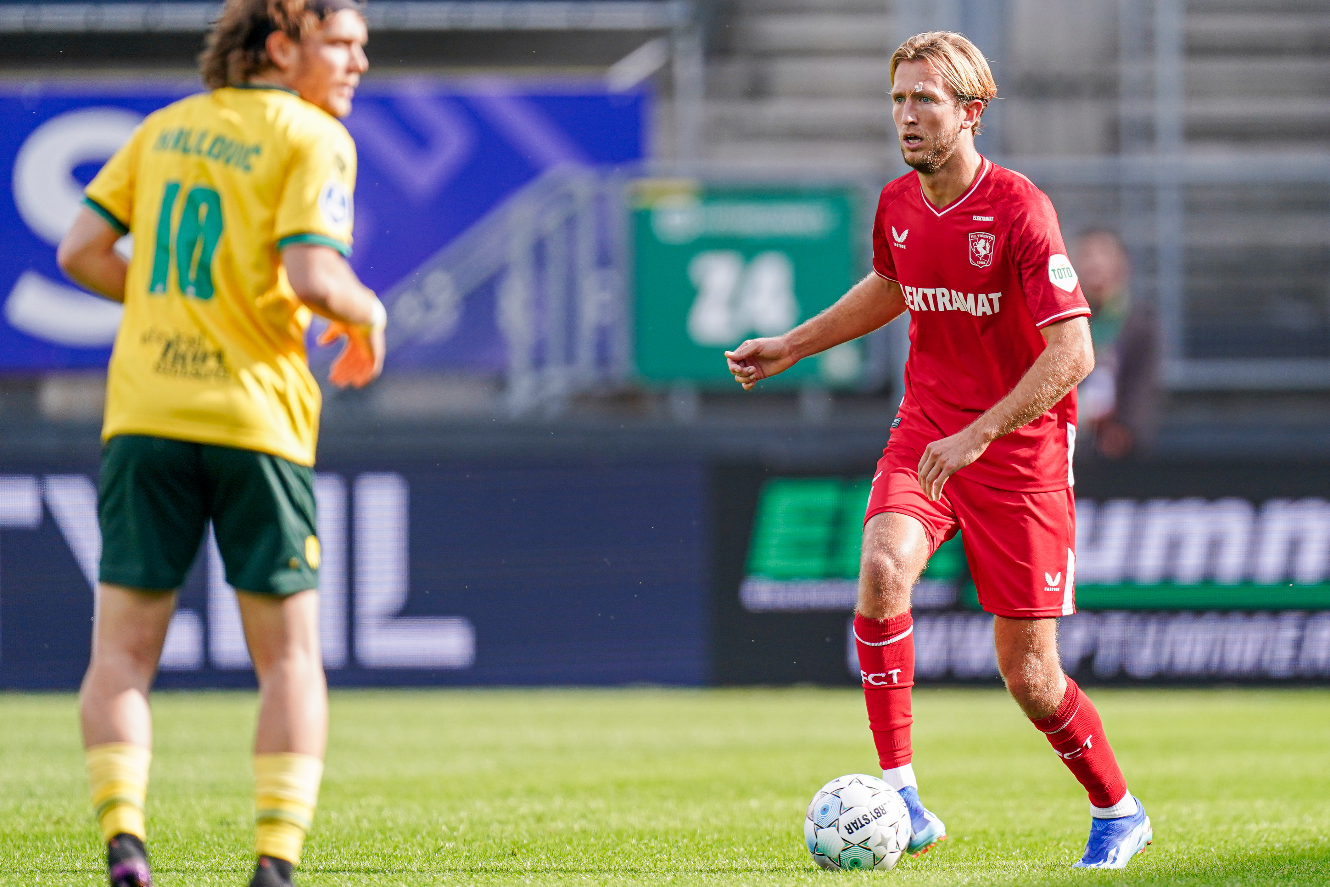 61372677 FC Twente