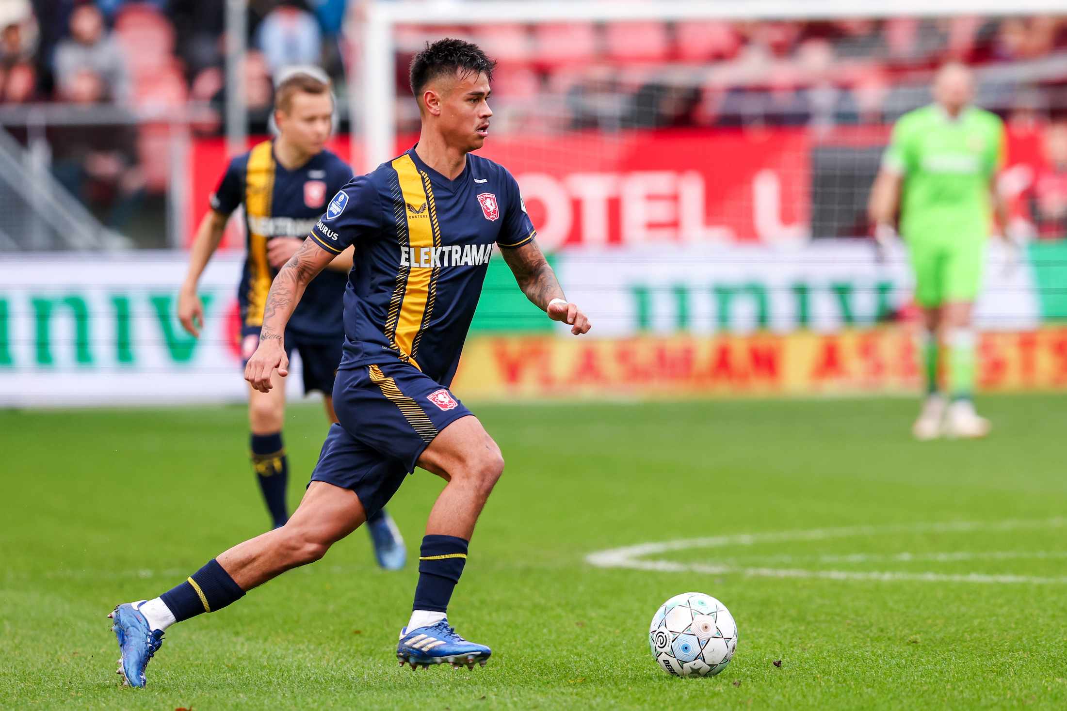 62040217 FC Twente v2
