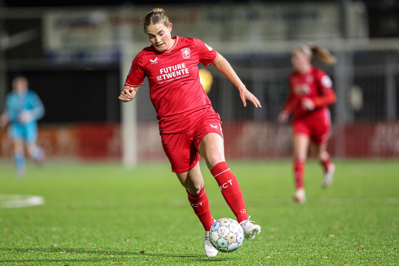62979160 FC Twente Large