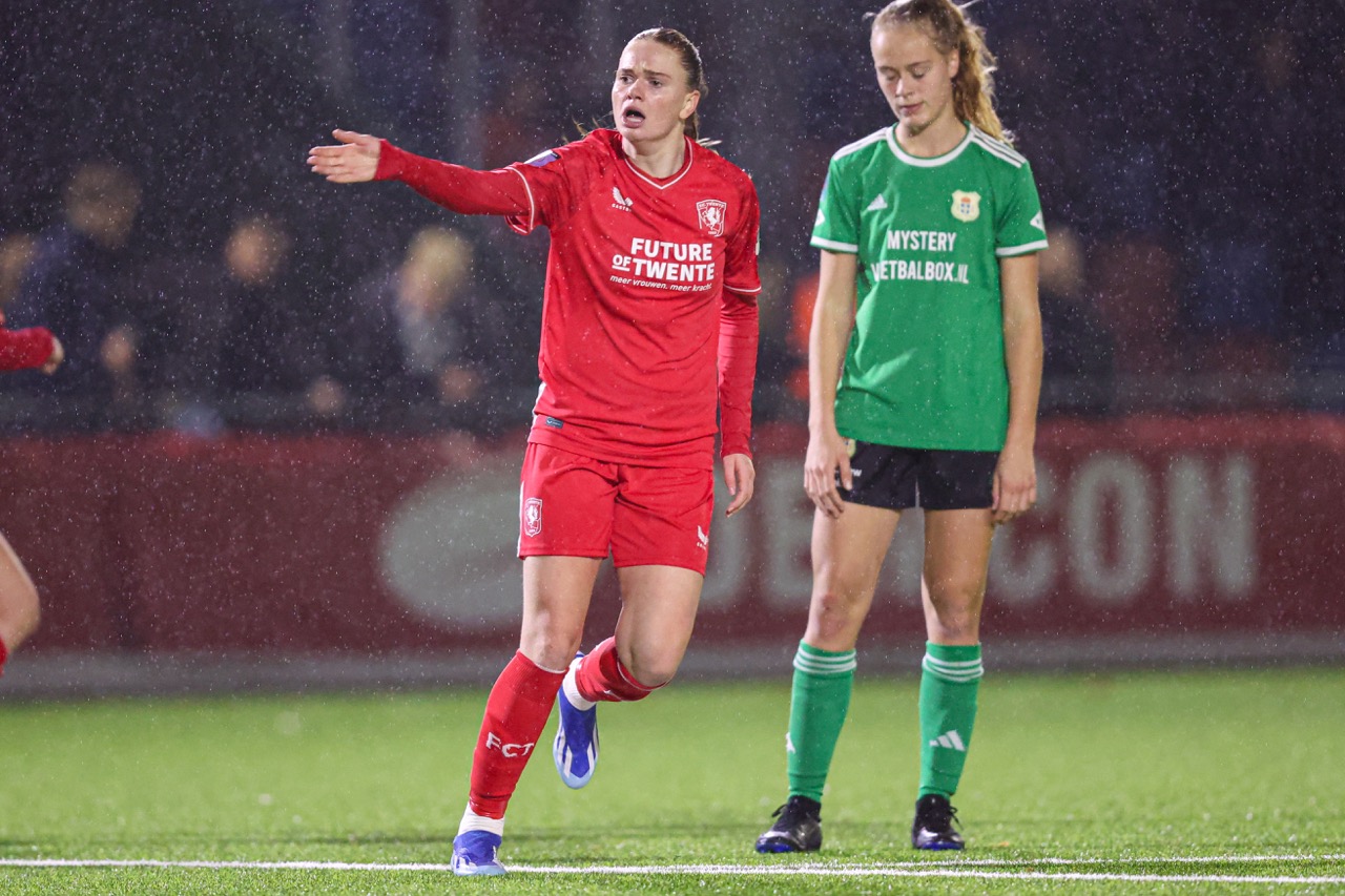 63051277 FC Twente Large