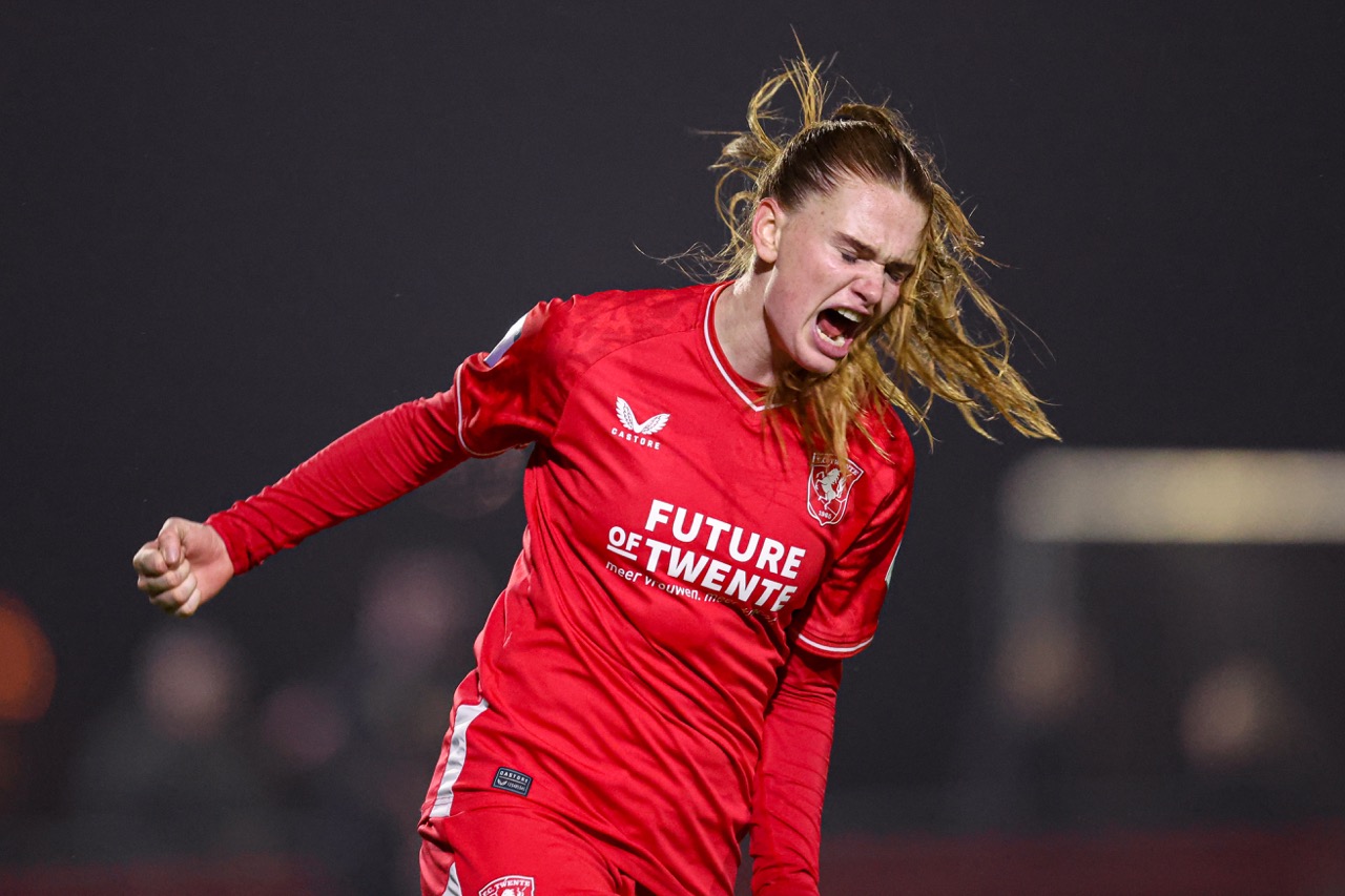63052310 FC Twente Large
