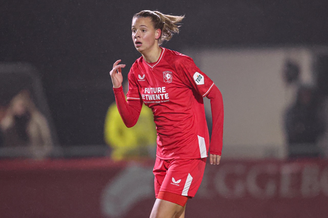 63052343 FC Twente Large