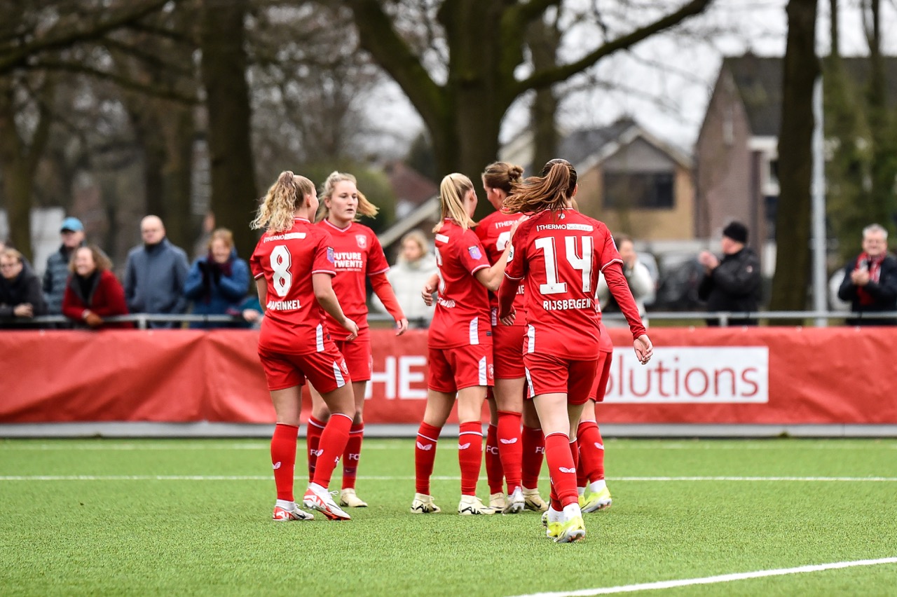 64187873 FC Twente Large