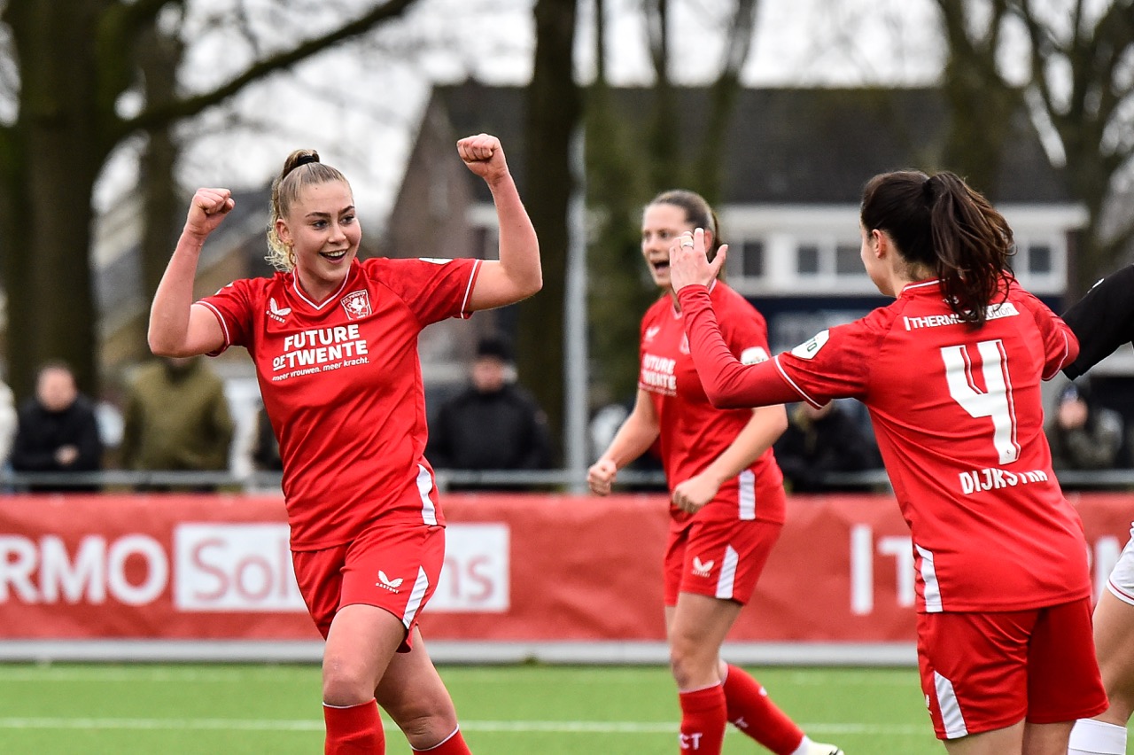 64188485 FC Twente Large