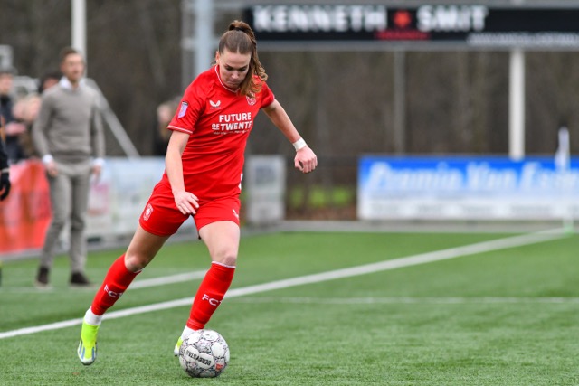 64373237 FC Twente Medium