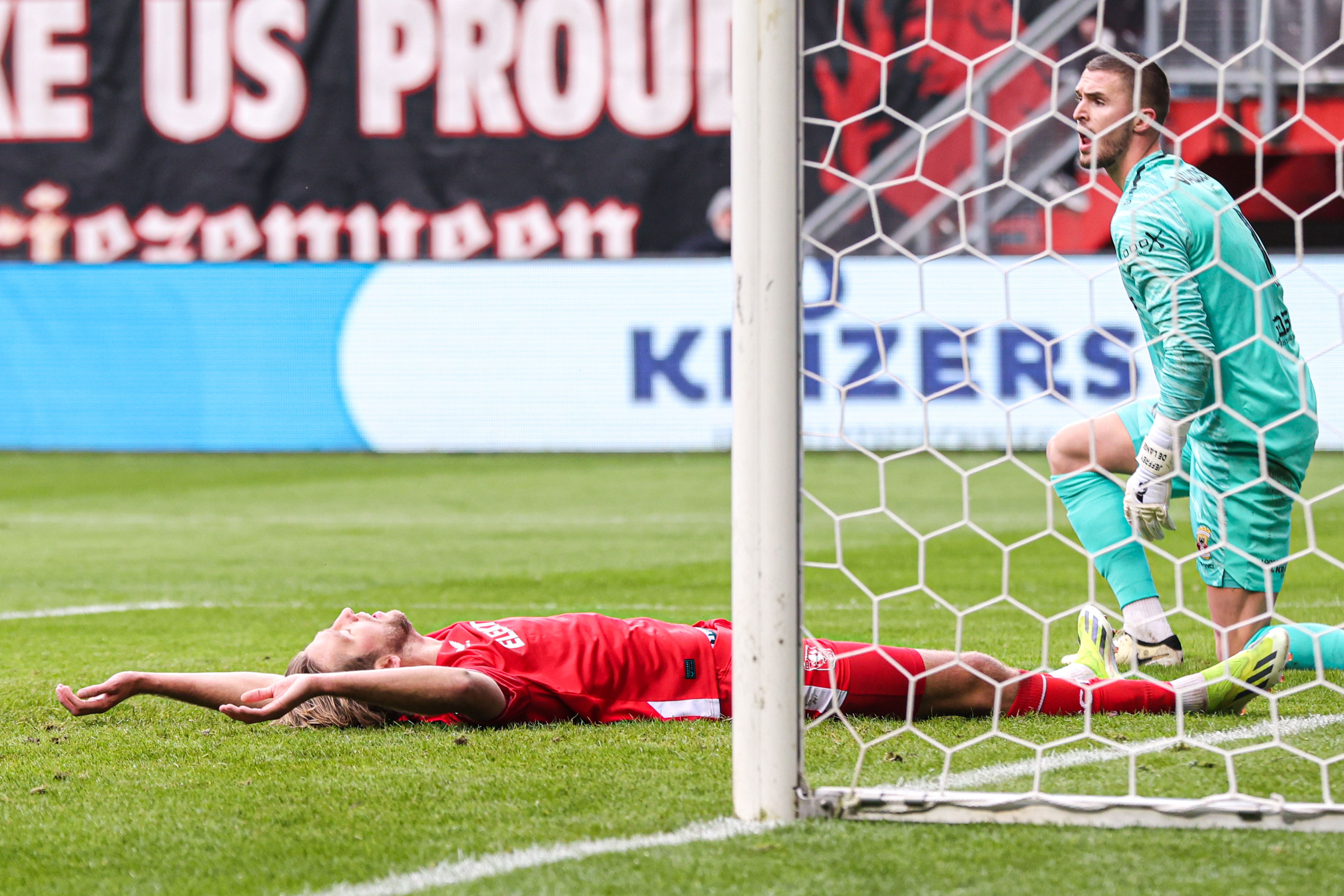 64794398 FC Twente