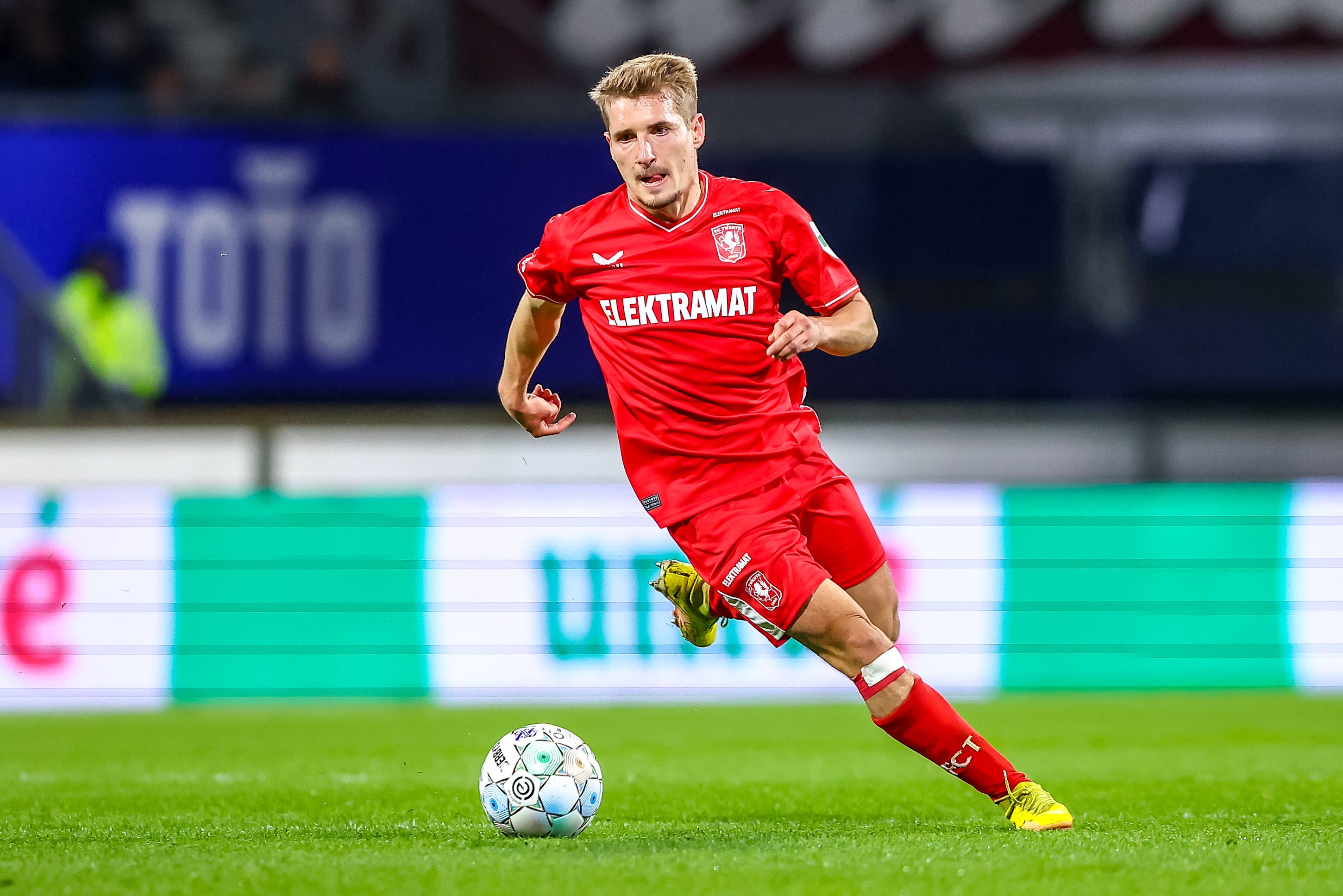 65800637 FC Twente