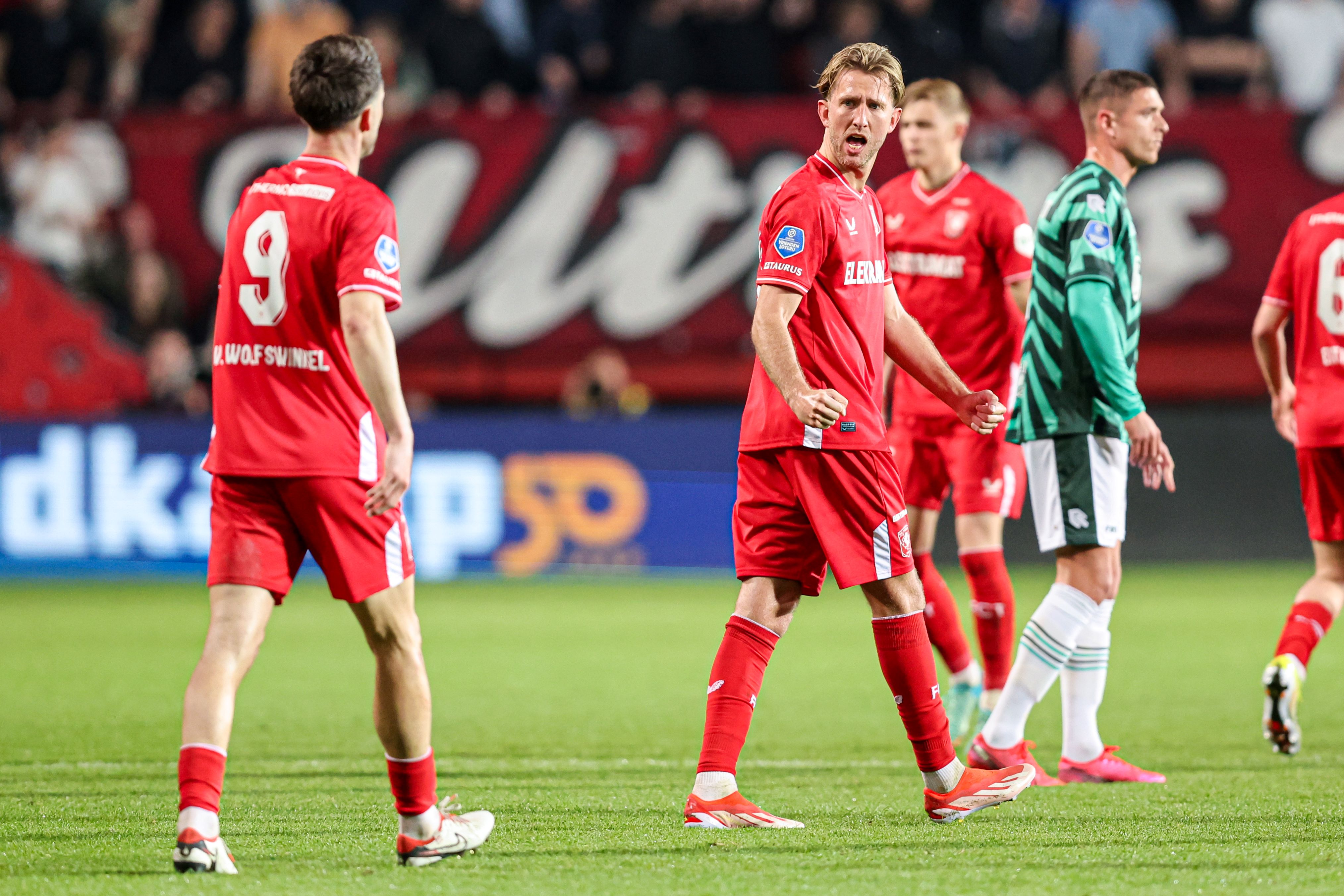 65889500 FC Twente