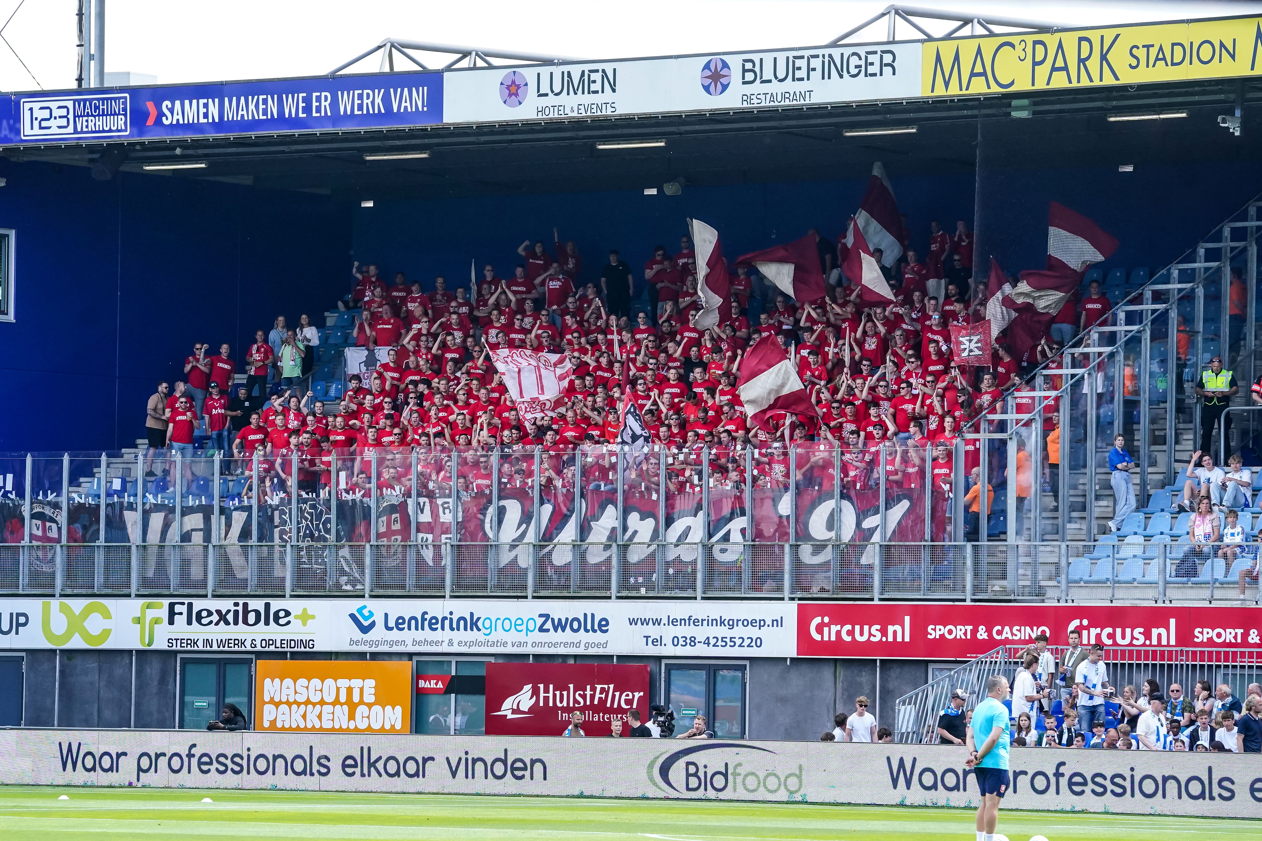 67113010 FC Twente