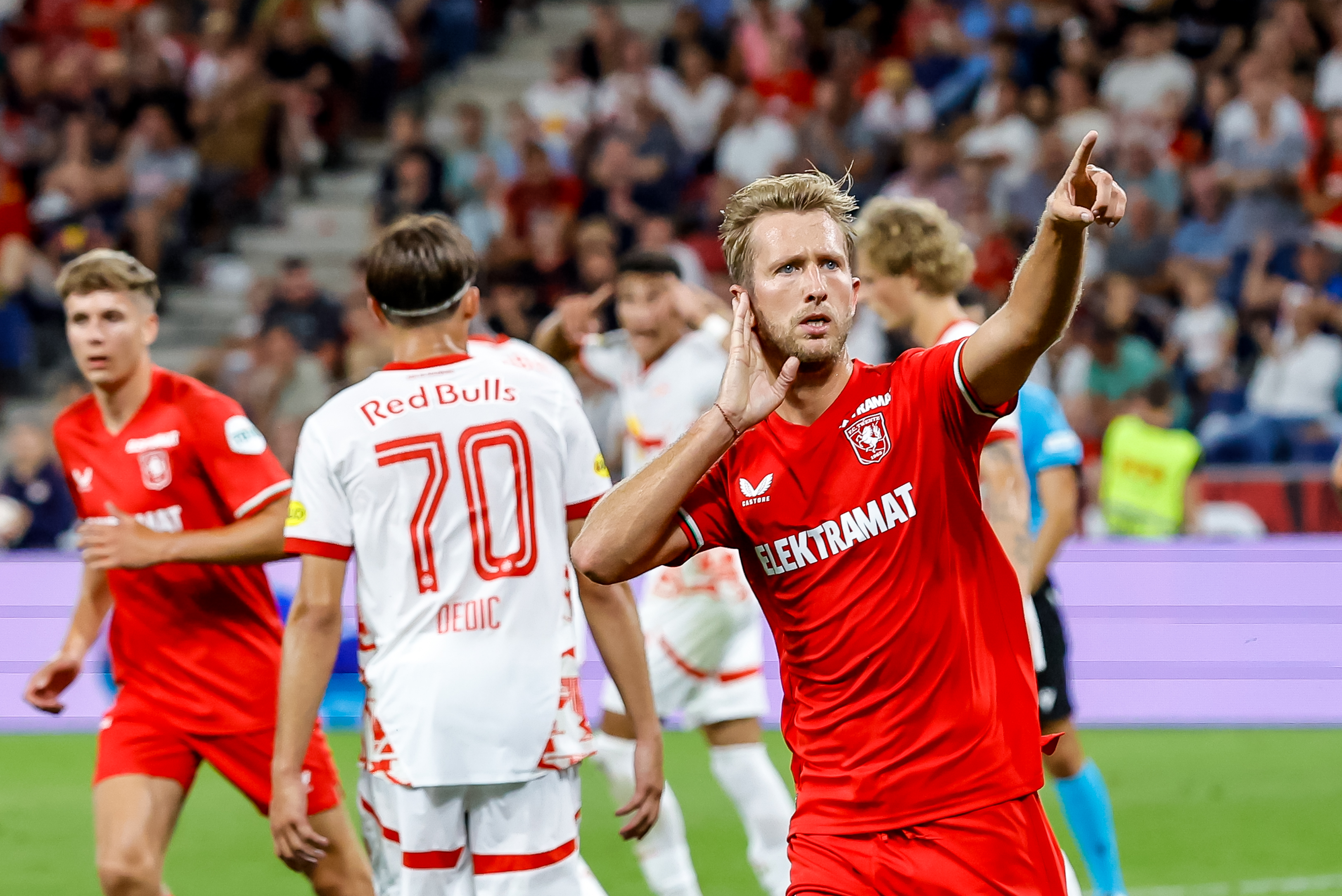 69239592 FC Twente v2
