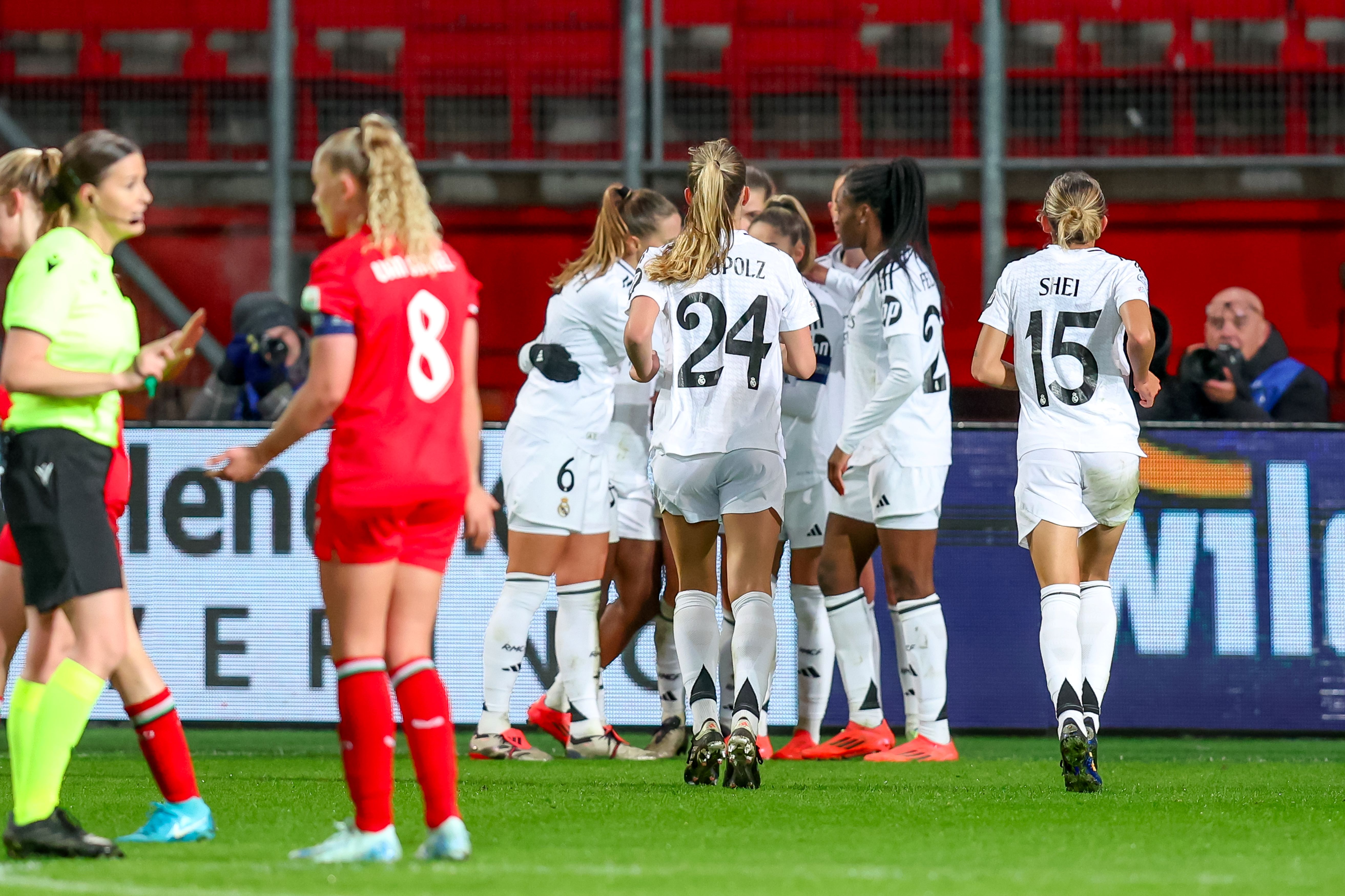 72243285 FC Twente v2