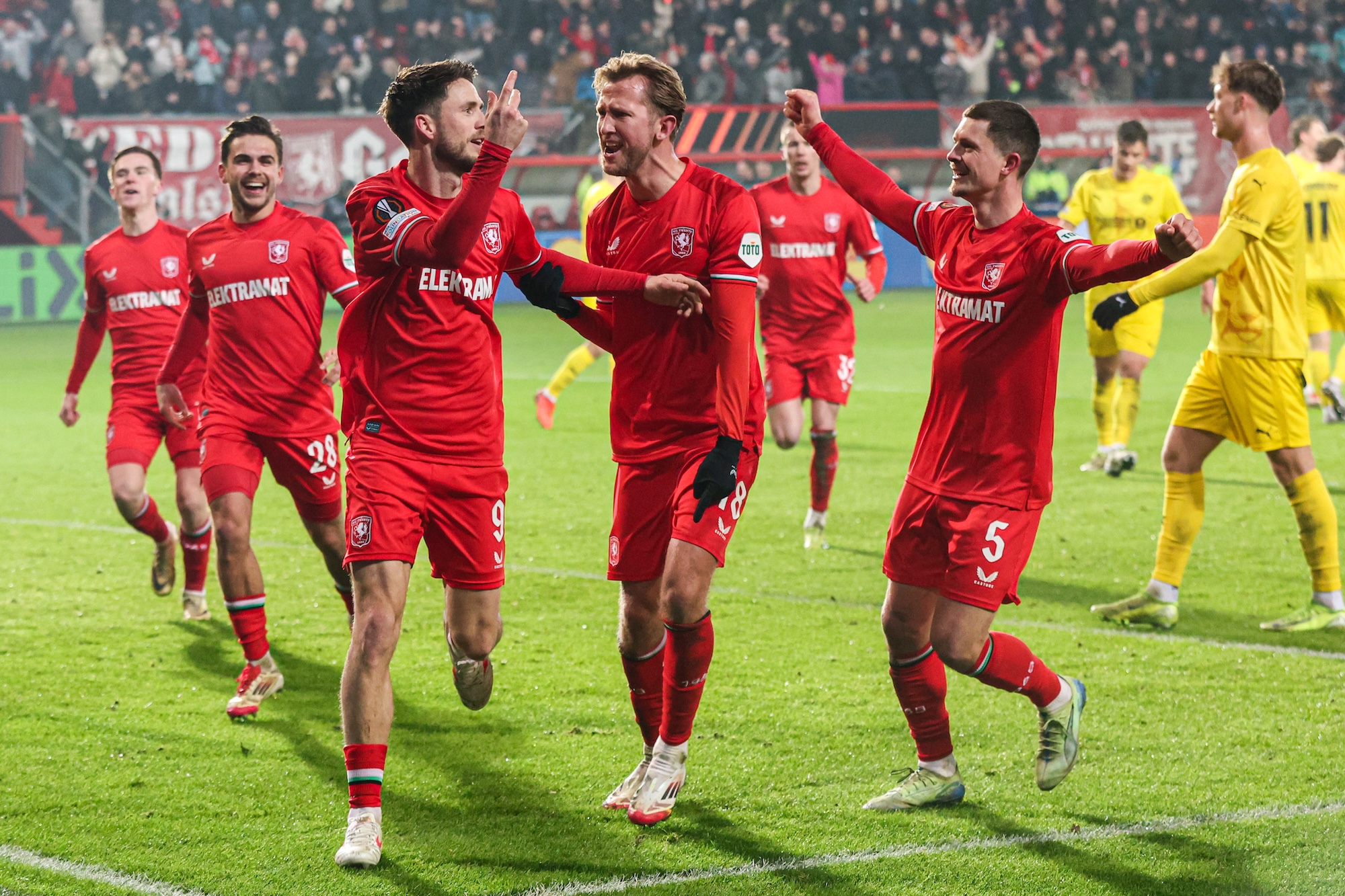 74291785 FC Twente (1)
