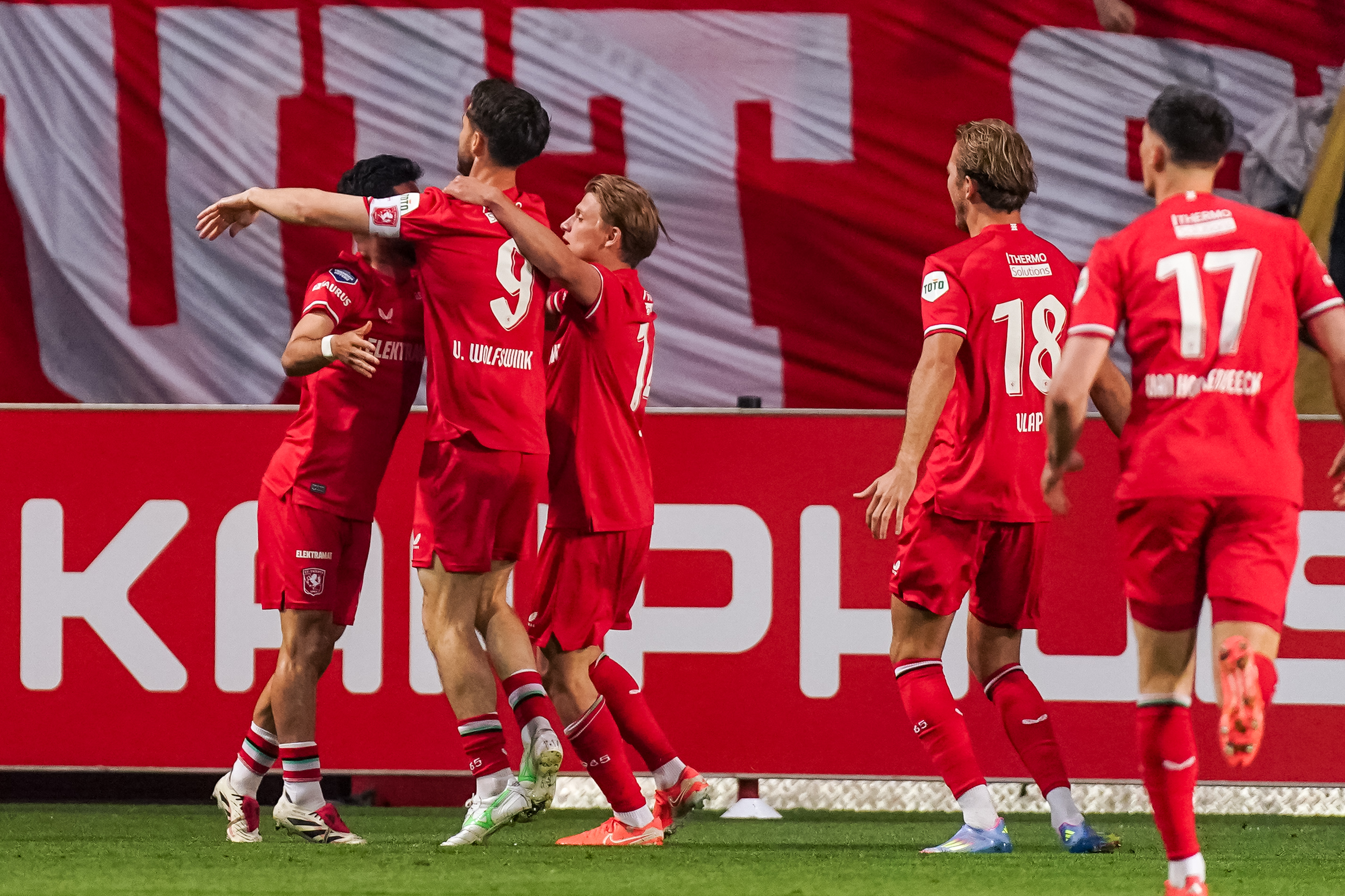 76383349 FC Twente