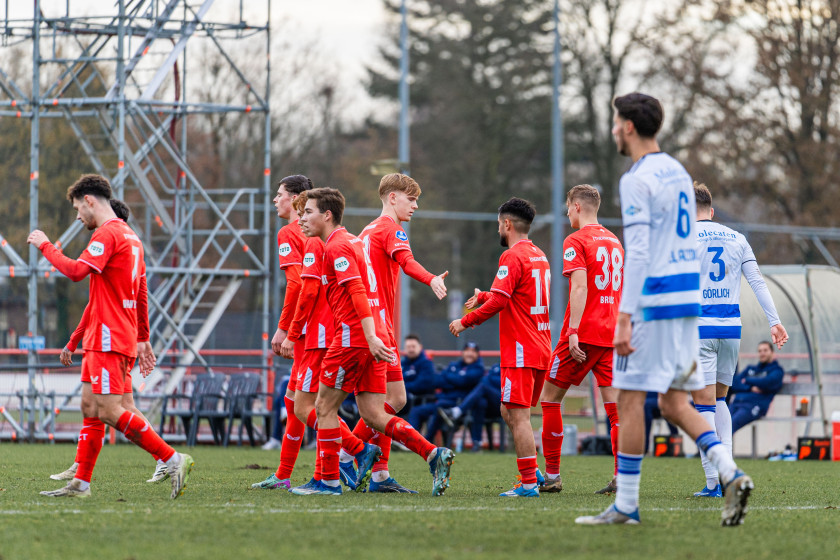 FC Twente Wint Oefenduel Van PEC Zwolle