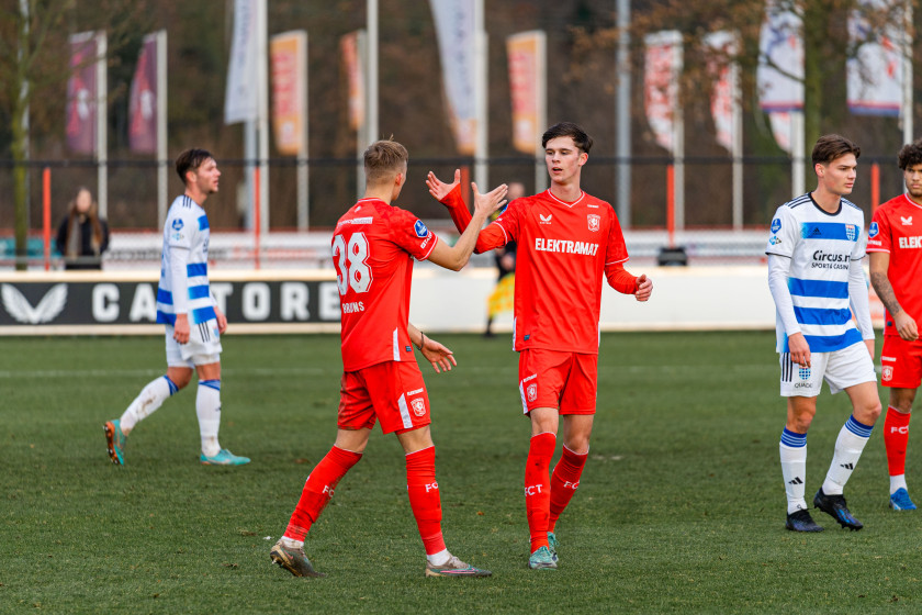 FC Twente Wint Oefenduel Van PEC Zwolle