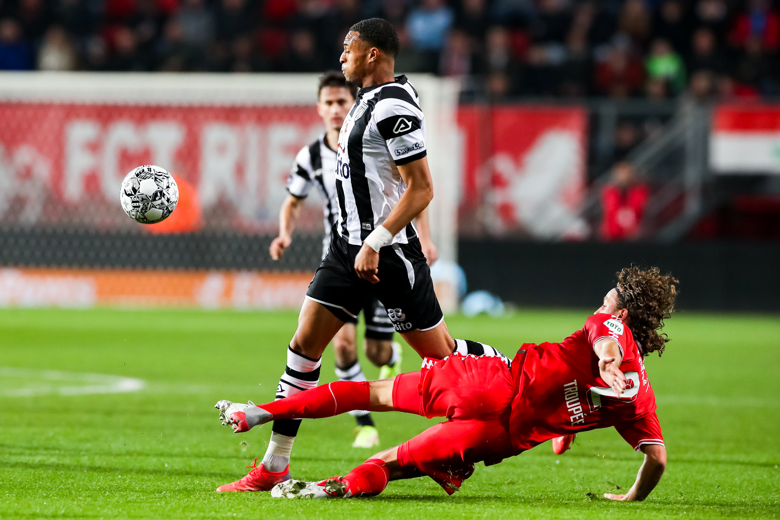 FC Twente Heracles Almelo 5