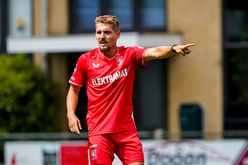 FC Twente Wint Oefenduel Van PEC Zwolle